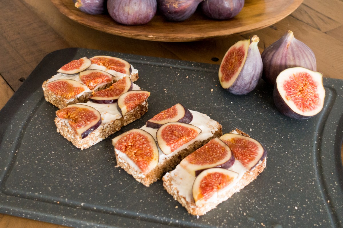 Süßes Feigenbrot mit Frischkäse - DreamteamFitness Süßes Feigenbrot mit Frischkäse - DreamteamFitness